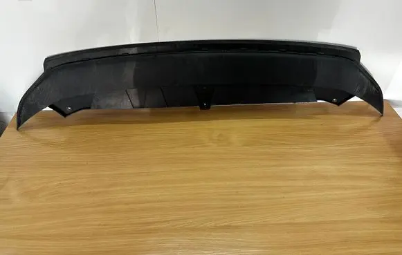 Front bumper lip