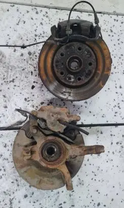 Fiat Sedici Front wheel hub spindle knuckle