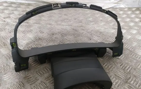 Volkswagen Touareg II Dashboard trim 7P6858560 7P685856581U