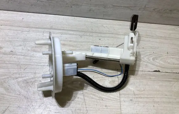 Mercedes-Benz C W204 Fuel level sensor A2044700694
