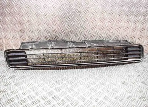 Toyota Prius (XW30) Front grill 5311247040