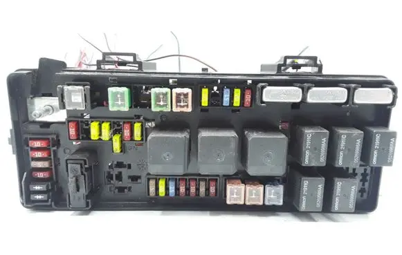Chrysler 300 - 300C Fuse module 04759996AB