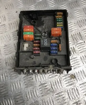 Volkswagen Caddy Fuse module 1K0937125A