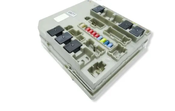 Renault Clio III Fuse module 674654B