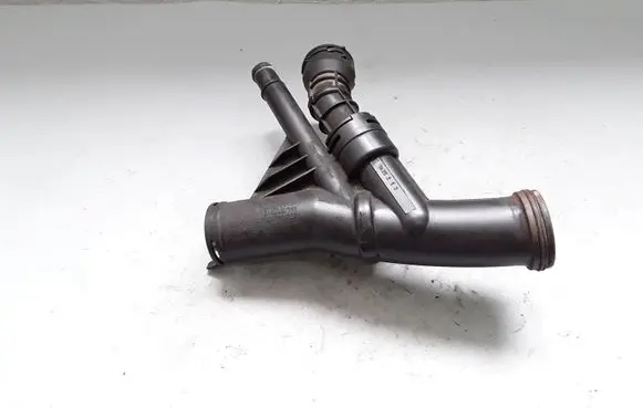 Volkswagen Golf VII Engine coolant pipe/hose 04L121071E 04L121026F