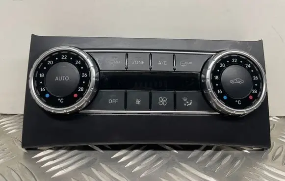 Mercedes-Benz C W204 Climate control unit A2049003803