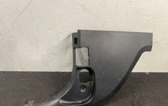 BMW 3 E90 E91 Foot area side trim 7066989 07059 11242010
