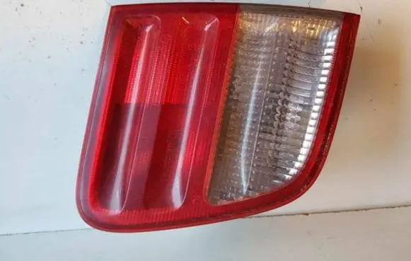 Mercedes-Benz E W210 Tailgate rear/tail lights 324627L