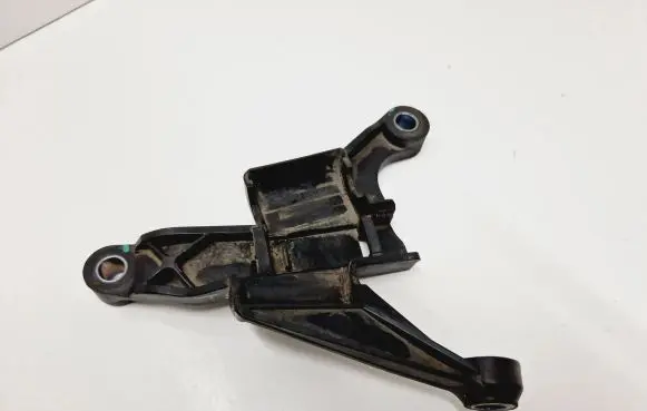 Peugeot 2008 I Other engine bay part 9803011280