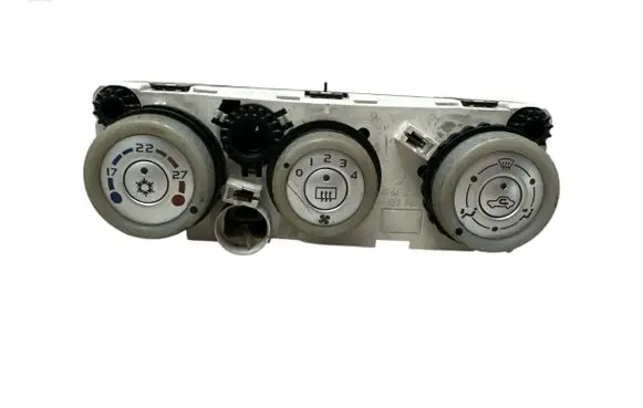 Mitsubishi Colt Climate control unit 69667301 H743 69657032