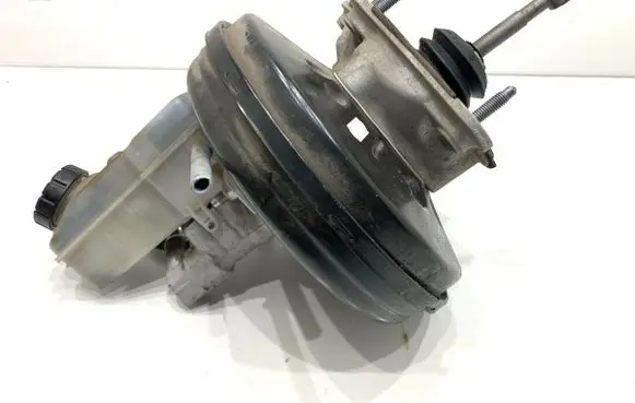 Renault Clio IV Brake booster 472104788R