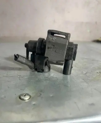 Audi A6 S6 C6 4F Turbo solenoid valve 059906629A
