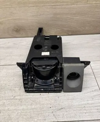 Volkswagen Transporter - Caravelle T5 Cup holder front 7H1858601