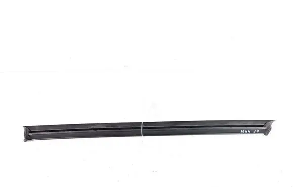 Volvo XC90 Front door trim bar 31845556