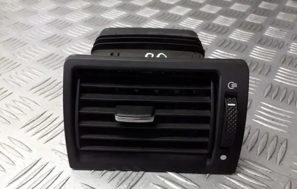 Ford Mondeo Mk III Dashboard side air vent grill/cover trim 4S71A018B09