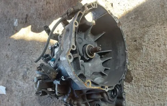 Nissan Almera Tino Manual 6 speed gearbox