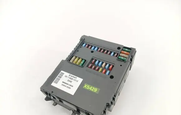 Smart ForTwo II Fuse module 0011868V012 5WK45090