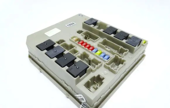 Renault Clio III Fuse module 902663A