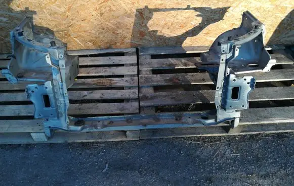 Toyota Avensis T250 Bottom radiator support slam panel 