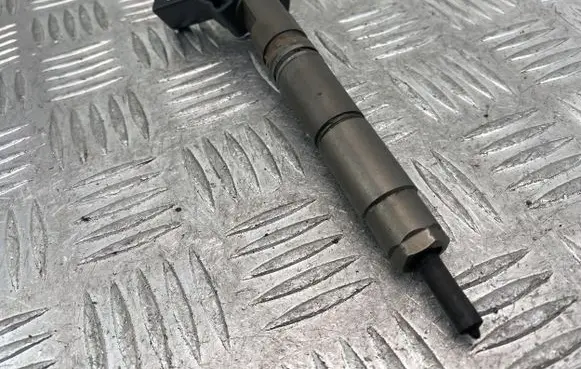Mercedes-Benz CLS C219 Fuel injector A6420701383 070602 0445115064