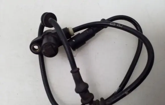 Opel Vectra B ABS brake wheel speed sensor 90464775