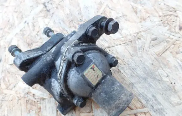 Infiniti G20 Thermostat housing 2J2