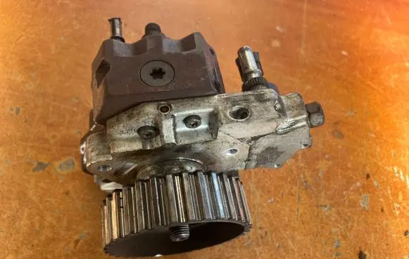 Ford Focus Fuel injection high pressure pump 9651844380 0445010089