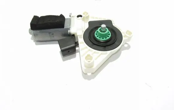 Mercedes-Benz CLA C117 X117 W117 Front door window regulator motor A61041113