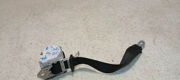 Rear seatbelt