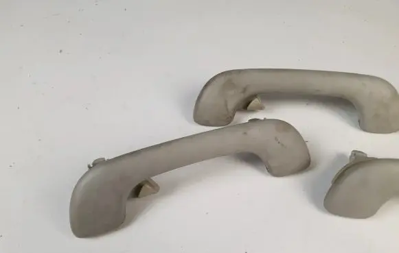Nissan Qashqai A set of handles for the ceiling 