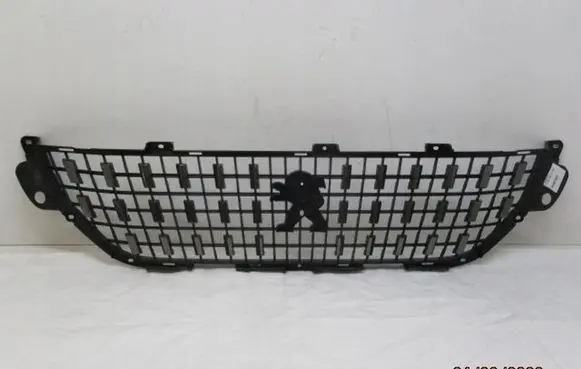 Peugeot 2008 I Front bumper upper radiator grill 9815372877