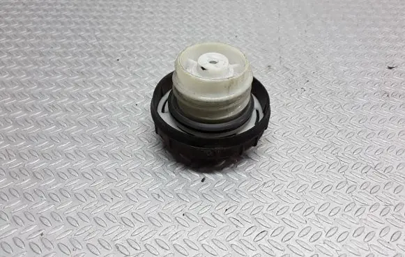 KIA Carnival Coolant expansion tank/reservoir cap 