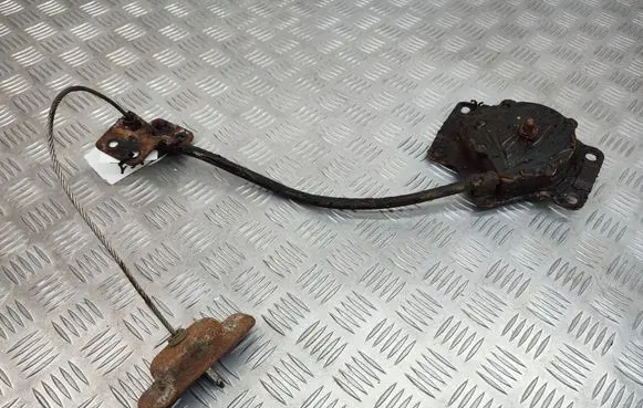 Hyundai Santa Fe Spare wheel mounting bracket 
