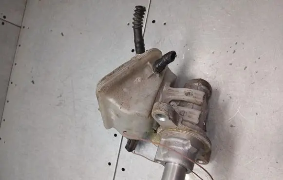 Peugeot 308 Master brake cylinder