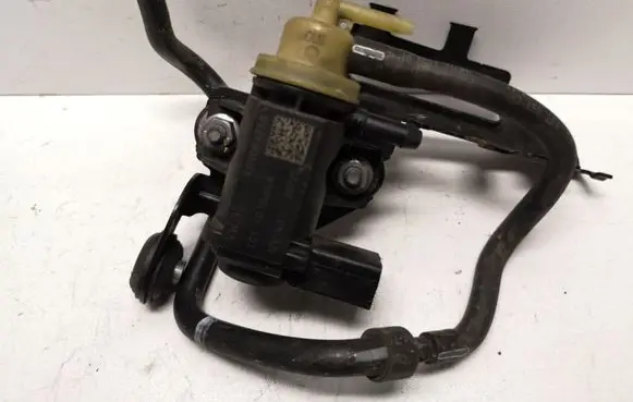 Volkswagen PASSAT B7 Turbo solenoid valve 1K0906627B