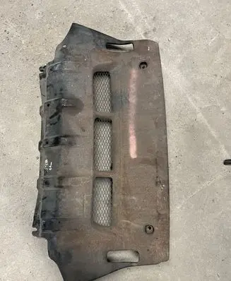 Mitsubishi Pajero Engine splash shield/under tray