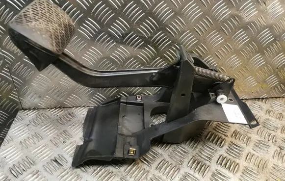 Mercedes-Benz C W203 Brake pedal 2032900619 A2032900619