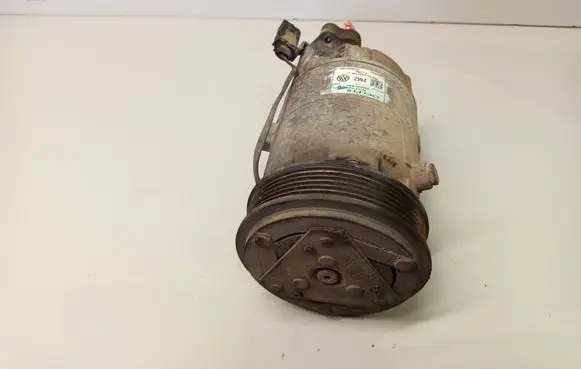 Volkswagen Golf IV Air conditioning (A/C) compressor (pump) 1JE820803