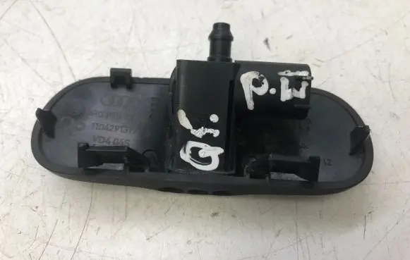 Audi Q5 SQ5 Windshield washer spray nozzle 8R0955987B
