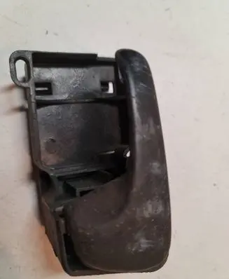 Volkswagen PASSAT B3 Front door interior handle 3A0837235