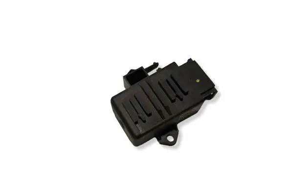 Volkswagen PASSAT B7 Seat heating relay 5K0959772