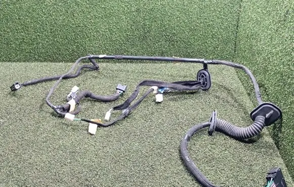 Opel Vivaro Front door wiring loom 242106643R 93457964 241249737R