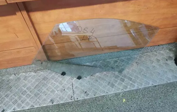 Citroen DS4 Sliding door window/glass DS4AS2