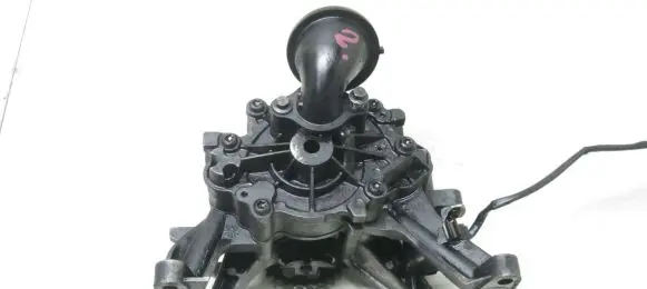 Jaguar XE Oil pump g4d3-6l681-ba