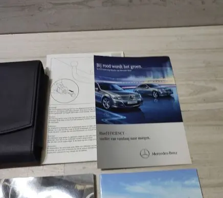 Mercedes-Benz GLK (X204) Owners service history hand book 