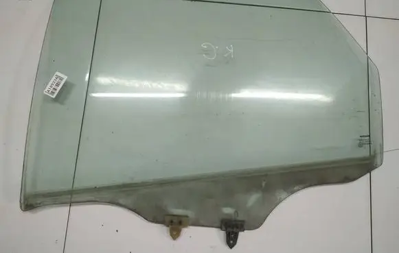 Nissan Primera Rear door window glass as2
