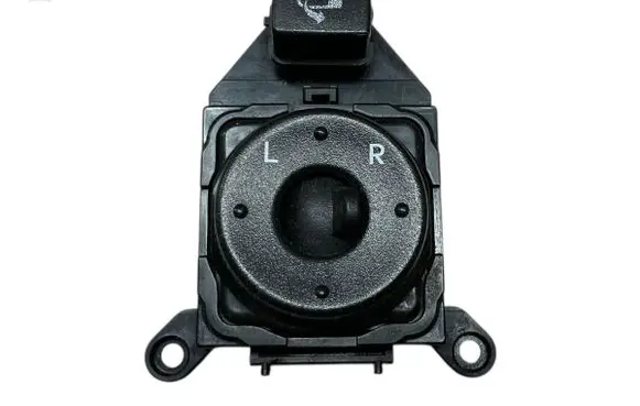Wing mirror switch