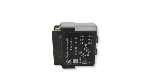 BMW 5 E34 Glow plug pre-heat relay 2241385 899133