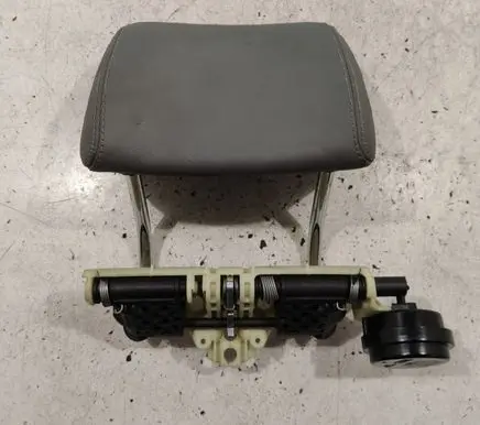 Mercedes-Benz S W221 Rear seat headrest A334002