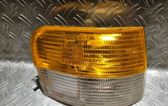 Saab 9000 CC Front indicator light